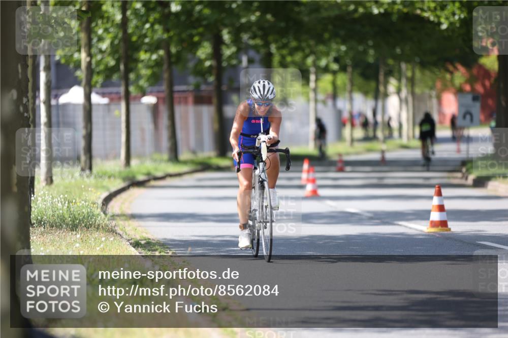 10.08.2025 - GEWOBA Citytriathlon Bremen Yannick Fuchs http://msf.ph/oto/8562084 10.08.2025 14:25:49 Radfahren 167, 181, 446, 499 meine-sportfotos.de