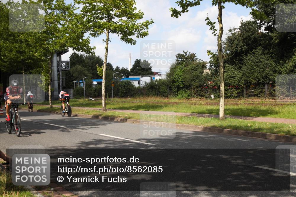 10.08.2025 - GEWOBA Citytriathlon Bremen Yannick Fuchs http://msf.ph/oto/8562085 10.08.2025 12:24:01 Radfahren 559, 614, 706, 721, 815, 879, 1028 meine-sportfotos.de