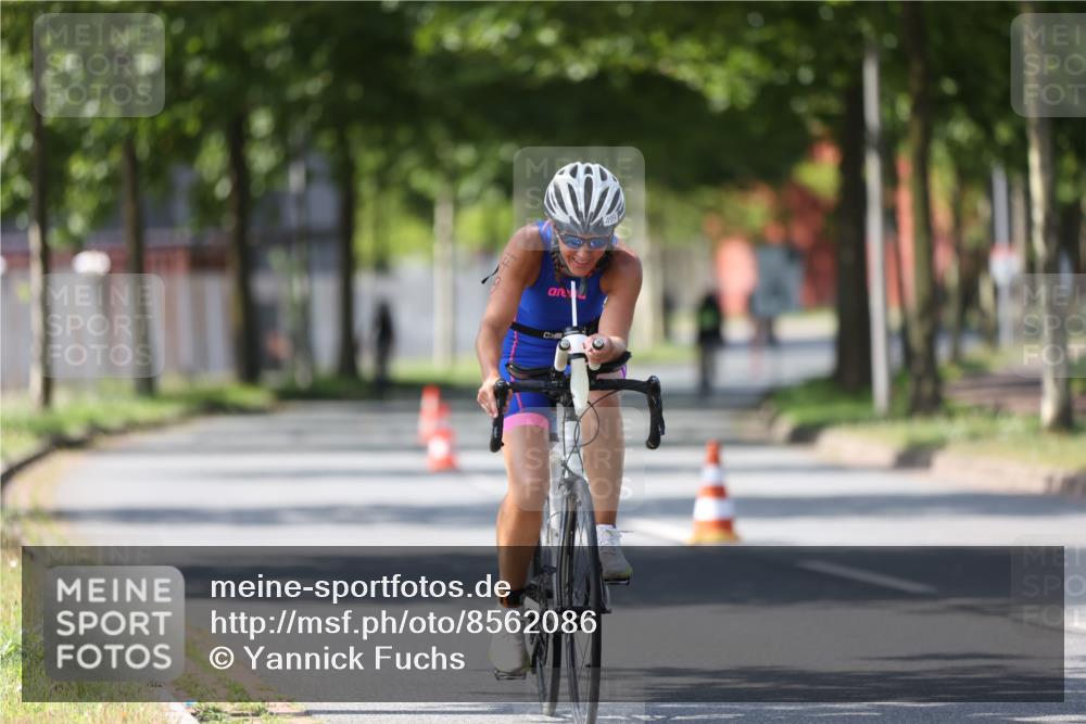 10.08.2025 - GEWOBA Citytriathlon Bremen Yannick Fuchs http://msf.ph/oto/8562086 10.08.2025 14:25:50 Radfahren 167, 181, 446, 499 meine-sportfotos.de