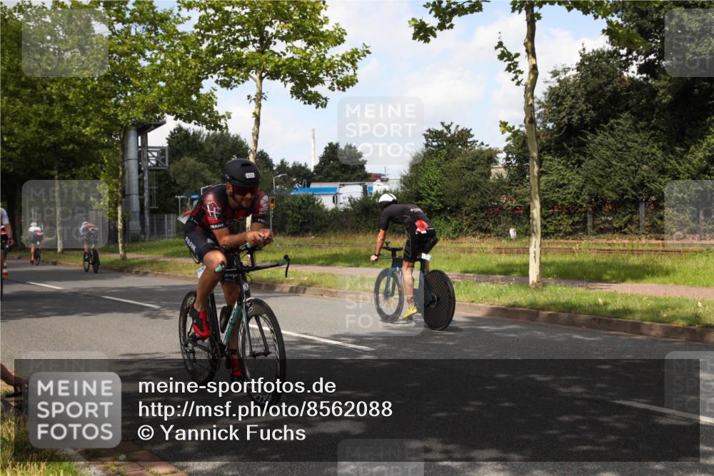 10.08.2025 - GEWOBA Citytriathlon Bremen Yannick Fuchs http://msf.ph/oto/8562088 10.08.2025 12:24:02 Radfahren 559, 614, 706, 721, 815, 879, 1028 meine-sportfotos.de