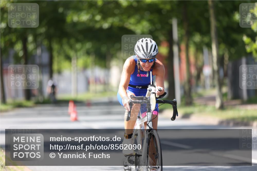 10.08.2025 - GEWOBA Citytriathlon Bremen Yannick Fuchs http://msf.ph/oto/8562090 10.08.2025 14:25:50 Radfahren 167, 181, 446, 499 meine-sportfotos.de