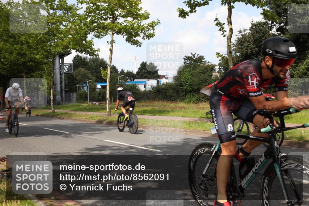 10.08.2025 - GEWOBA Citytriathlon Bremen Yannick Fuchs http://msf.ph/oto/8562091 10.08.2025 12:24:02 Radfahren 559, 614, 706, 721, 815, 879, 1028 meine-sportfotos.de
