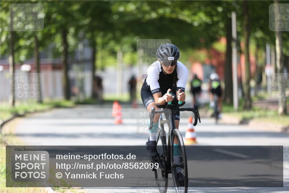 10.08.2025 - GEWOBA Citytriathlon Bremen Yannick Fuchs http://msf.ph/oto/8562099 10.08.2025 14:25:57 Radfahren 167, 181, 220, 273, 325, 331, 446, 499 meine-sportfotos.de