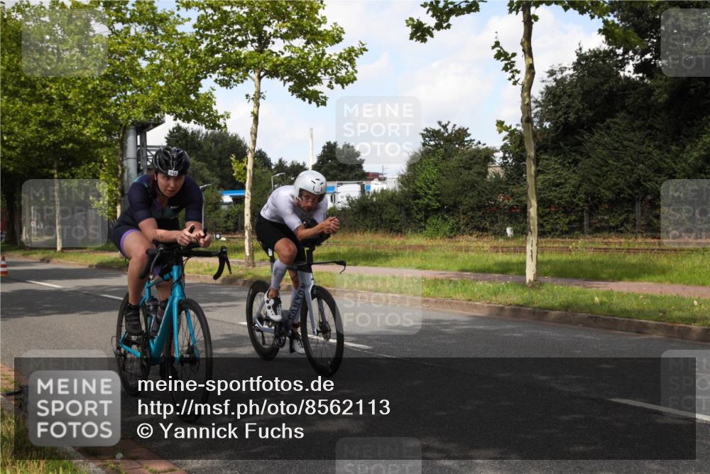 10.08.2025 - GEWOBA Citytriathlon Bremen Yannick Fuchs http://msf.ph/oto/8562113 10.08.2025 12:24:20 Radfahren 557, 613, 614, 623, 650, 723, 724, 779, 809, 883, 925, 944, 964, 1028, 1036 meine-sportfotos.de