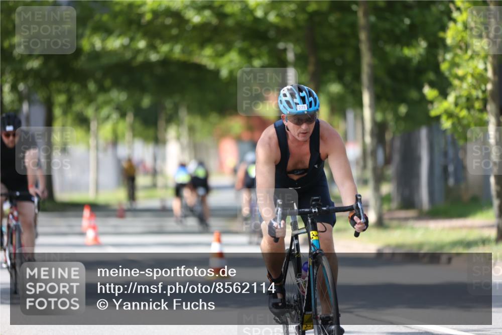 10.08.2025 - GEWOBA Citytriathlon Bremen Yannick Fuchs http://msf.ph/oto/8562114 10.08.2025 14:26:04 Radfahren 181, 220, 231, 273, 325, 331, 446 meine-sportfotos.de