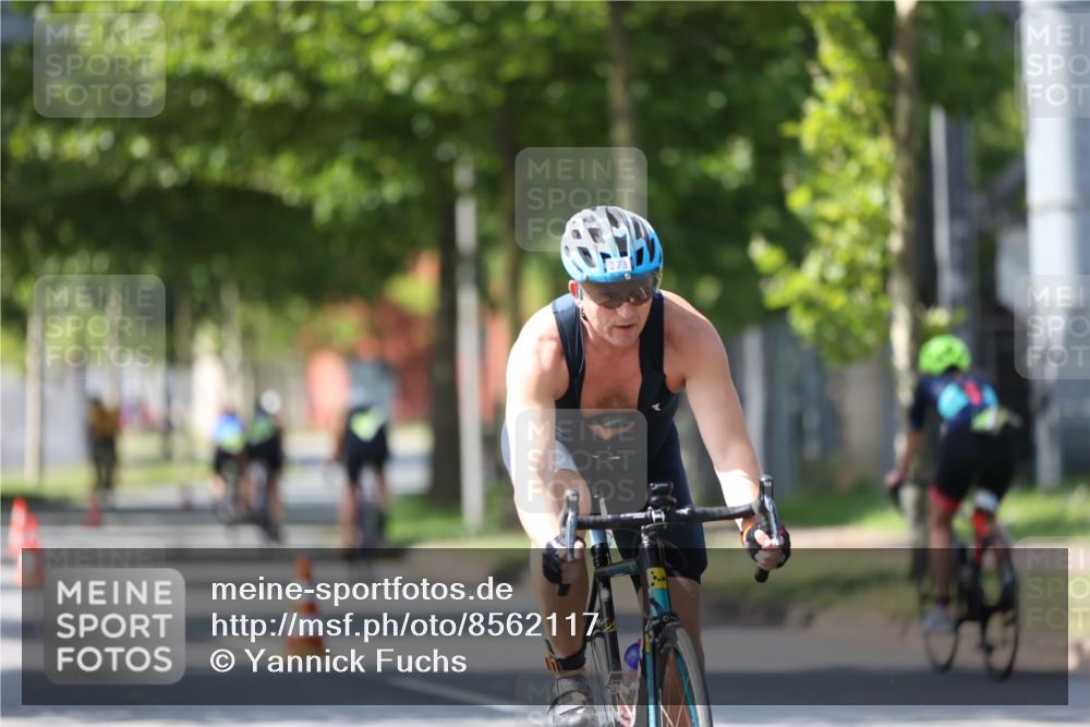 10.08.2025 - GEWOBA Citytriathlon Bremen Yannick Fuchs http://msf.ph/oto/8562117 10.08.2025 14:26:04 Radfahren 181, 220, 231, 273, 325, 331, 446 meine-sportfotos.de