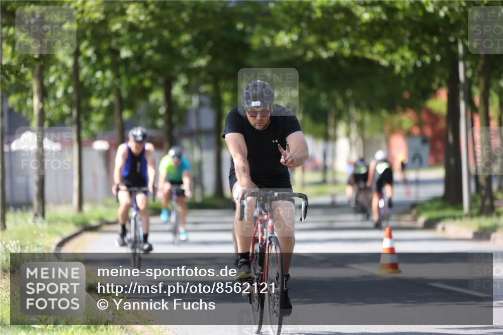 10.08.2025 - GEWOBA Citytriathlon Bremen Yannick Fuchs http://msf.ph/oto/8562121 10.08.2025 14:26:05 Radfahren 181, 220, 231, 273, 278, 325, 331, 446 meine-sportfotos.de