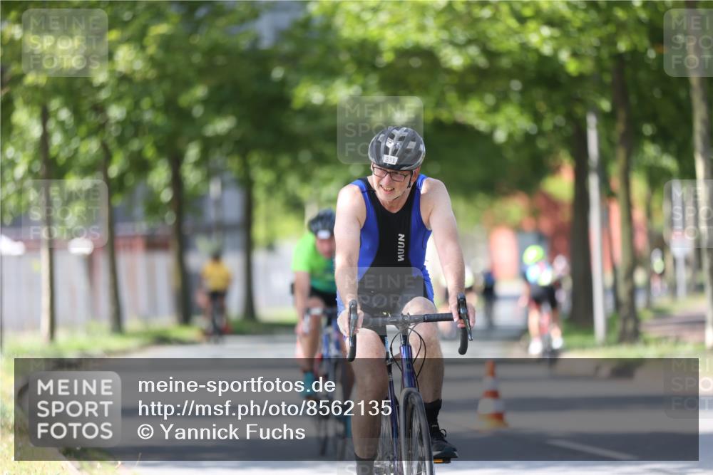 10.08.2025 - GEWOBA Citytriathlon Bremen Yannick Fuchs http://msf.ph/oto/8562135 10.08.2025 14:26:07 Radfahren 181, 220, 231, 273, 278, 325, 331, 446 meine-sportfotos.de