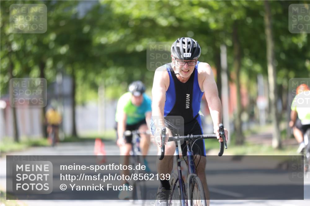 10.08.2025 - GEWOBA Citytriathlon Bremen Yannick Fuchs http://msf.ph/oto/8562139 10.08.2025 14:26:08 Radfahren 181, 220, 231, 273, 278, 325, 331, 446 meine-sportfotos.de