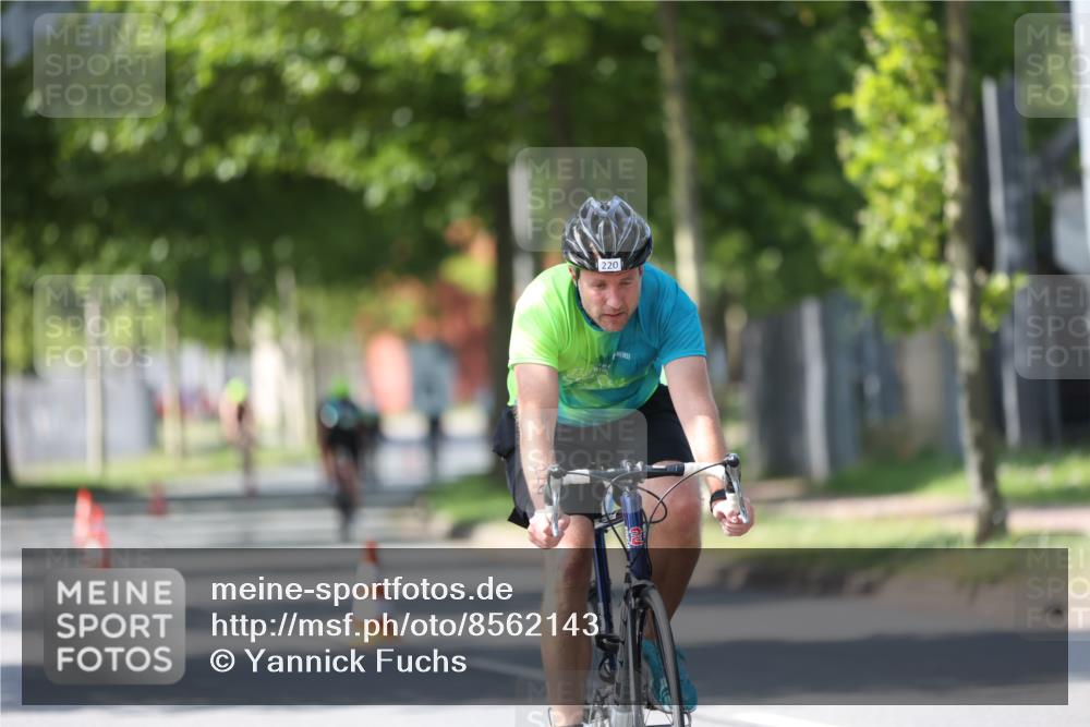 10.08.2025 - GEWOBA Citytriathlon Bremen Yannick Fuchs http://msf.ph/oto/8562143 10.08.2025 14:26:08 Radfahren 181, 220, 231, 273, 278, 325, 331, 446 meine-sportfotos.de