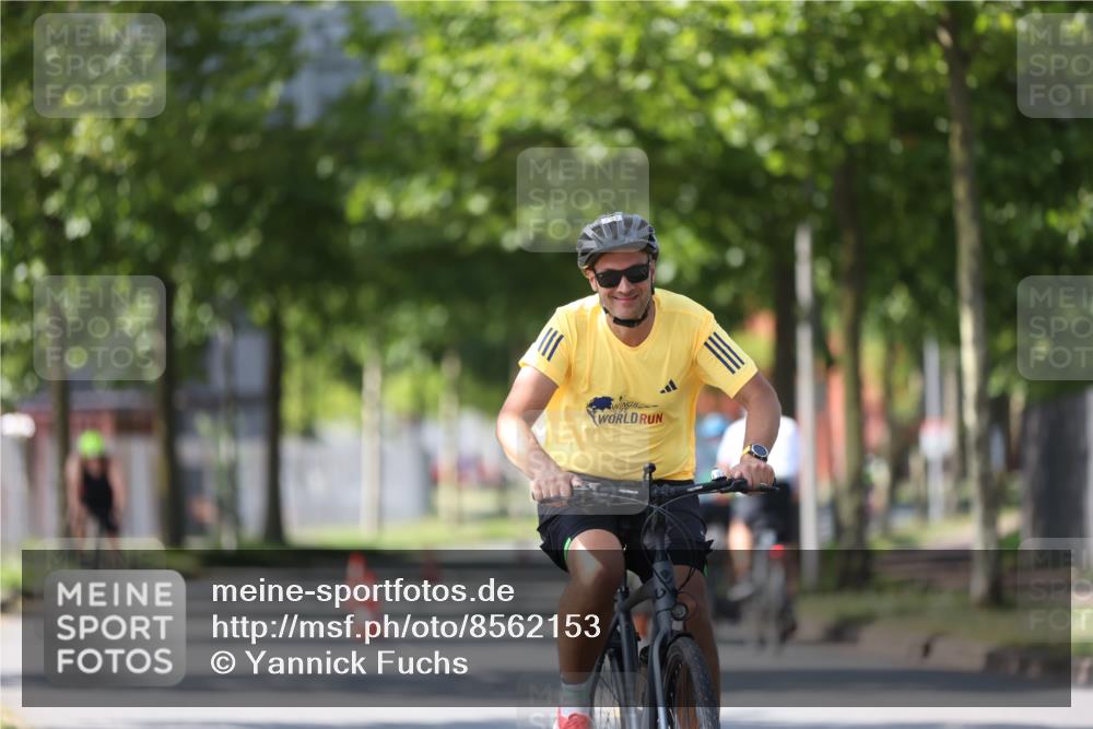 10.08.2025 - GEWOBA Citytriathlon Bremen Yannick Fuchs http://msf.ph/oto/8562153 10.08.2025 14:26:14 Radfahren 220, 231, 273, 278, 325, 331, 360 meine-sportfotos.de