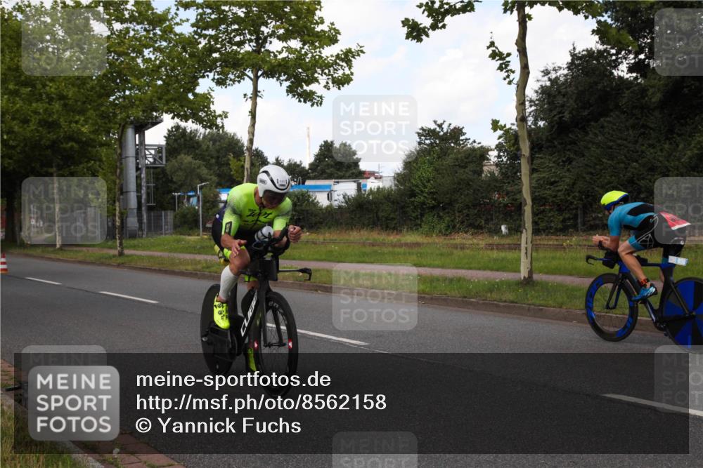 10.08.2025 - GEWOBA Citytriathlon Bremen Yannick Fuchs http://msf.ph/oto/8562158 10.08.2025 12:24:51 Radfahren 597, 672, 698, 737, 814, 880, 890, 896, 954, 955, 1006 meine-sportfotos.de