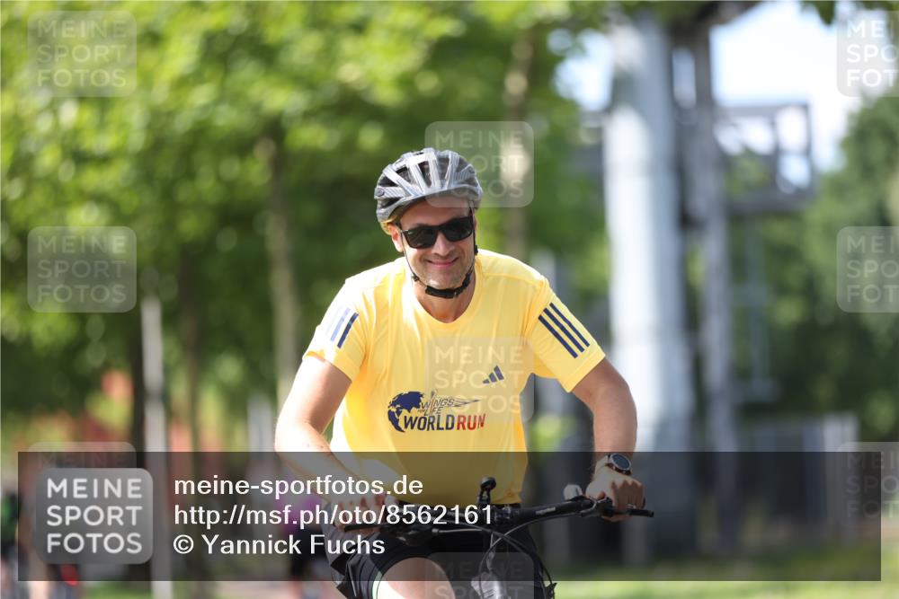 10.08.2025 - GEWOBA Citytriathlon Bremen Yannick Fuchs http://msf.ph/oto/8562161 10.08.2025 14:26:15 Radfahren 220, 231, 273, 278, 325, 331, 360 meine-sportfotos.de