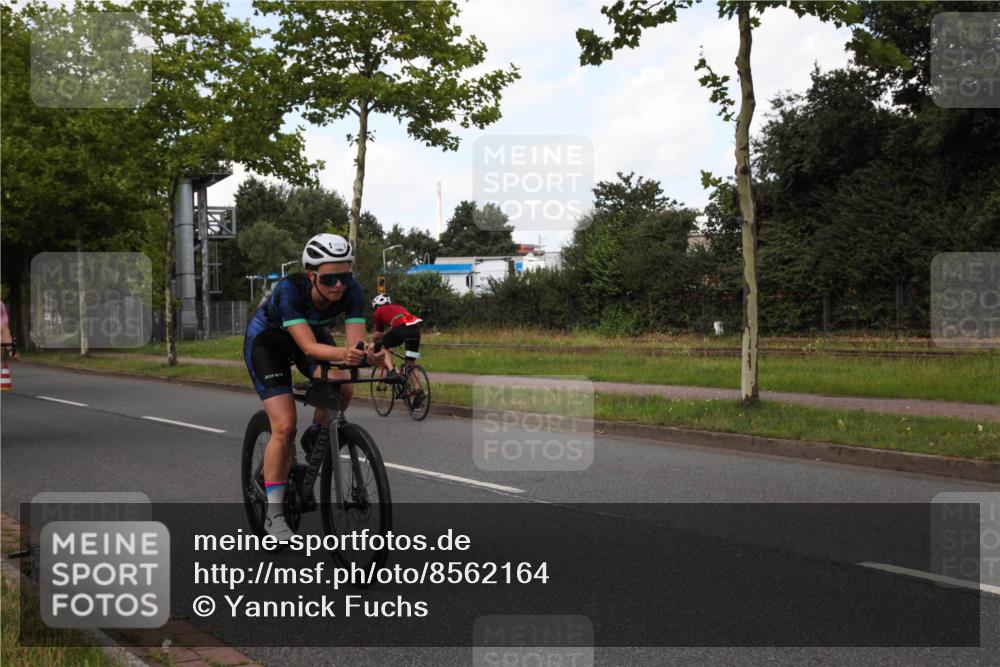 10.08.2025 - GEWOBA Citytriathlon Bremen Yannick Fuchs http://msf.ph/oto/8562164 10.08.2025 12:24:57 Radfahren 698, 737, 814, 880, 890, 896, 954, 955, 958 meine-sportfotos.de