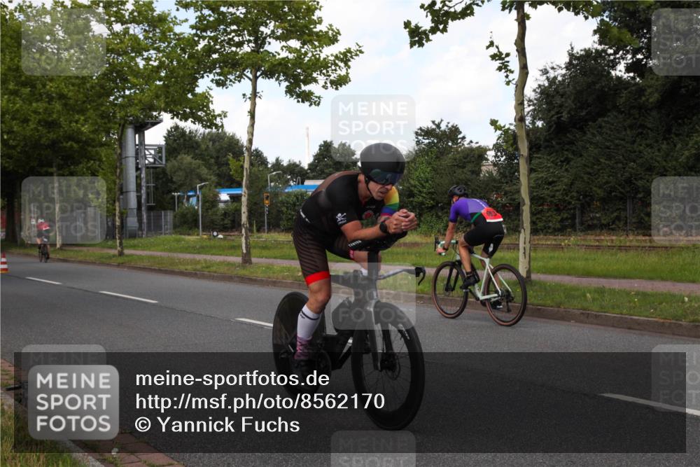 10.08.2025 - GEWOBA Citytriathlon Bremen Yannick Fuchs http://msf.ph/oto/8562170 10.08.2025 12:24:59 Radfahren 698, 737, 814, 880, 890, 896, 954, 955, 958 meine-sportfotos.de