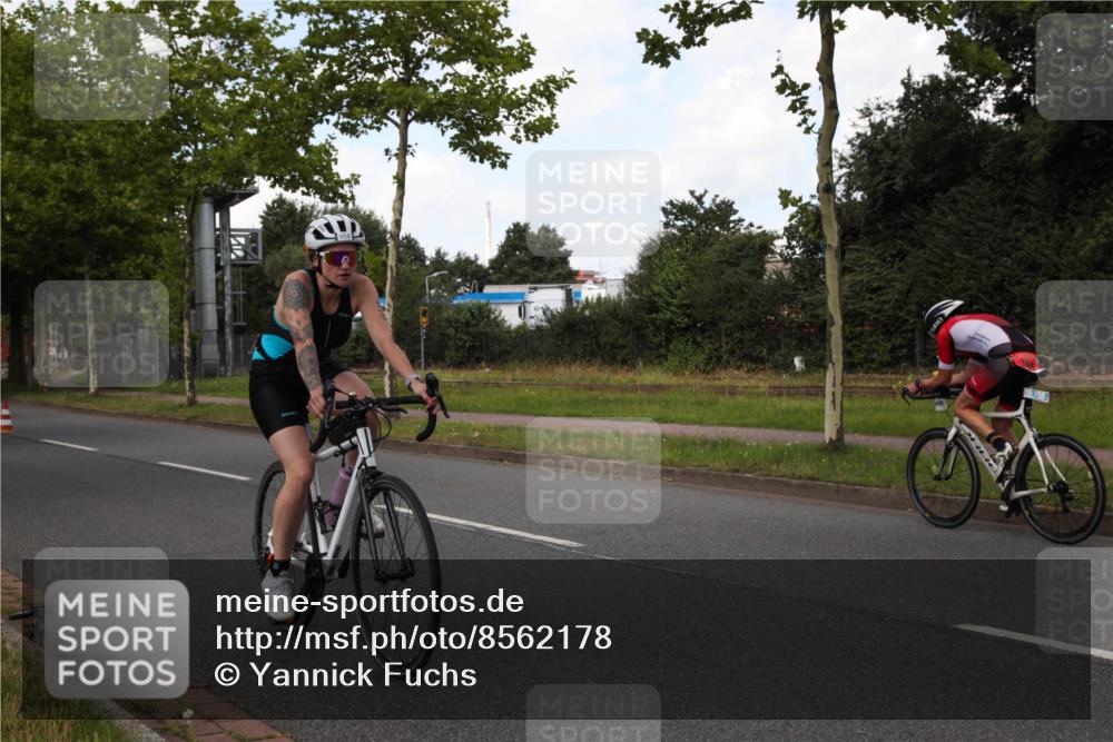 10.08.2025 - GEWOBA Citytriathlon Bremen Yannick Fuchs http://msf.ph/oto/8562178 10.08.2025 12:25:09 Radfahren 595, 619, 814, 908, 954, 955, 958, 965 meine-sportfotos.de