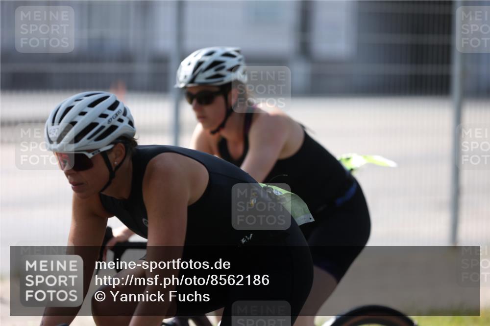 10.08.2025 - GEWOBA Citytriathlon Bremen Yannick Fuchs http://msf.ph/oto/8562186 10.08.2025 14:26:57 Radfahren 189, 276, 305, 318, 349, 372, 408, 422, 445, 484, 497 meine-sportfotos.de