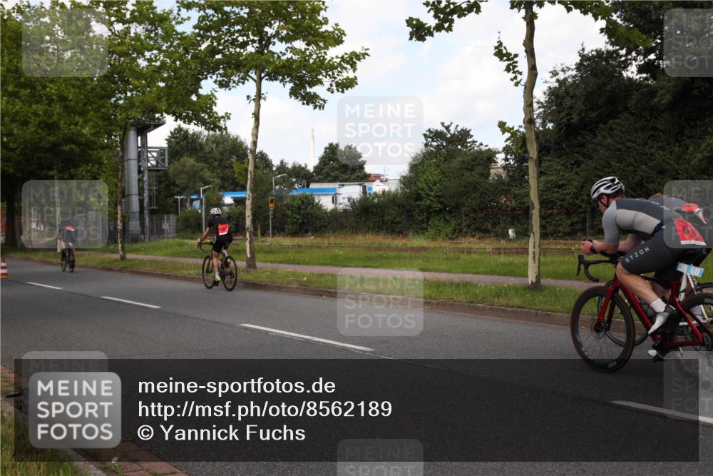10.08.2025 - GEWOBA Citytriathlon Bremen Yannick Fuchs http://msf.ph/oto/8562189 10.08.2025 12:25:17 Radfahren 595, 619, 908, 958, 965, 1024 meine-sportfotos.de