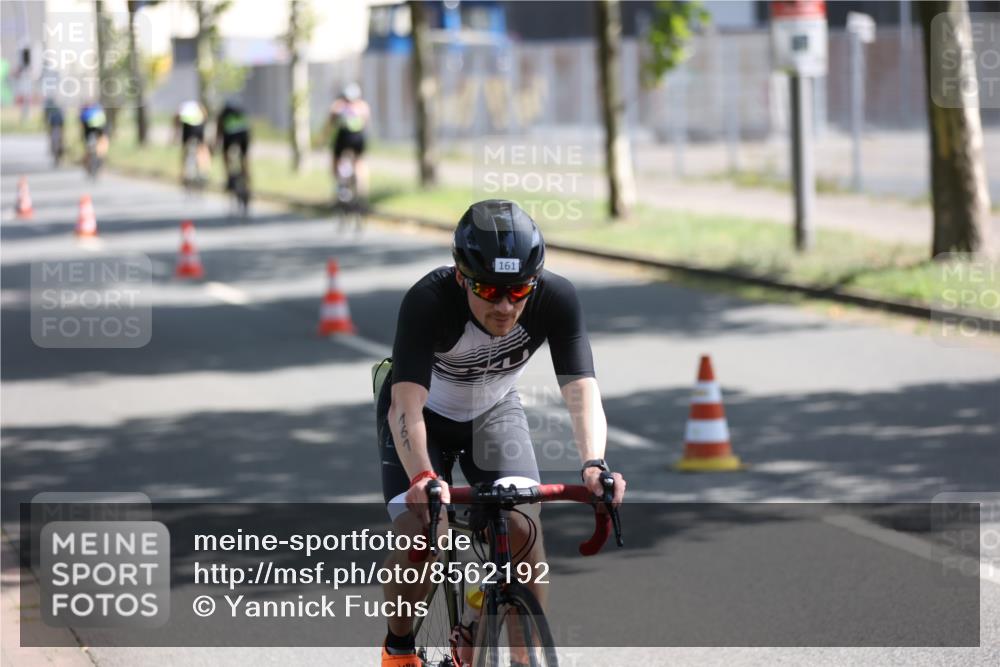 10.08.2025 - GEWOBA Citytriathlon Bremen Yannick Fuchs http://msf.ph/oto/8562192 10.08.2025 14:27:02 Radfahren 189, 196, 276, 305, 318, 349, 372, 422, 457, 484, 497 meine-sportfotos.de