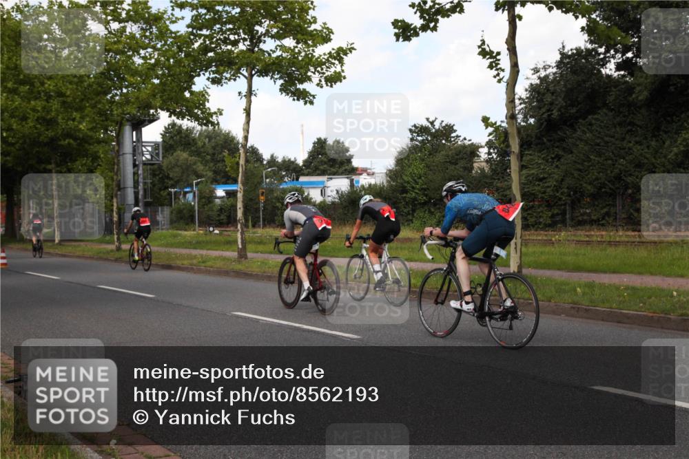 10.08.2025 - GEWOBA Citytriathlon Bremen Yannick Fuchs http://msf.ph/oto/8562193 10.08.2025 12:25:17 Radfahren 595, 619, 908, 958, 965, 1024 meine-sportfotos.de