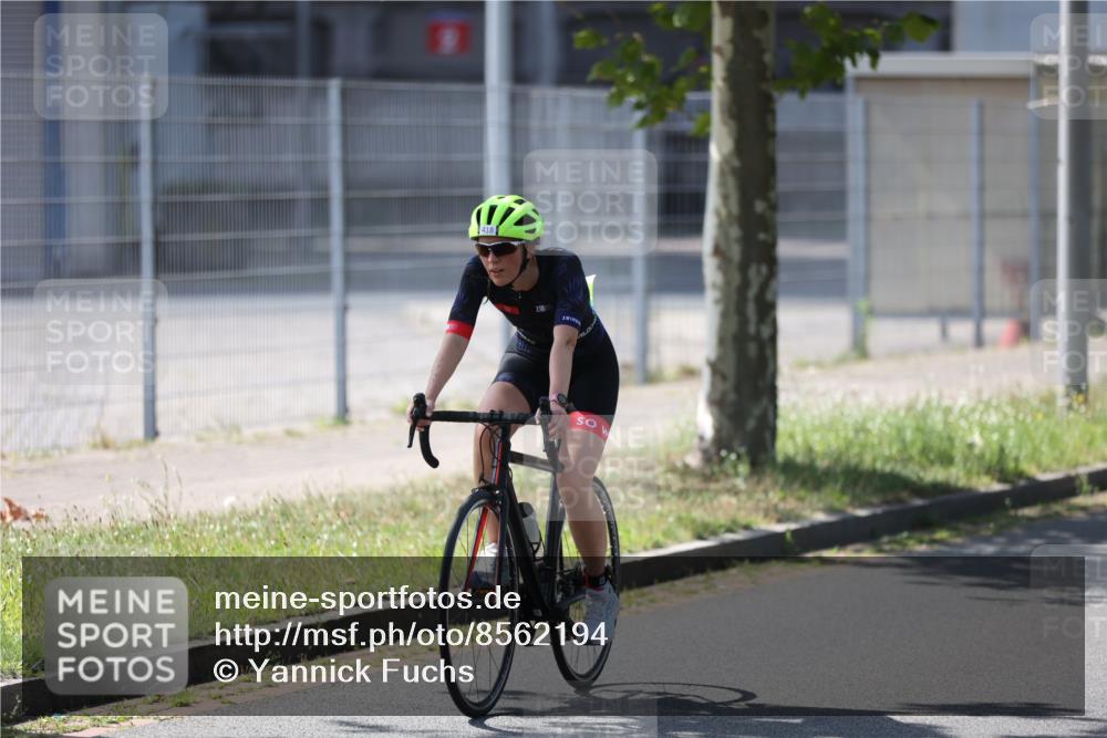 10.08.2025 - GEWOBA Citytriathlon Bremen Yannick Fuchs http://msf.ph/oto/8562194 10.08.2025 14:27:05 Radfahren 189, 196, 276, 305, 318, 372, 422, 457, 484, 497 meine-sportfotos.de
