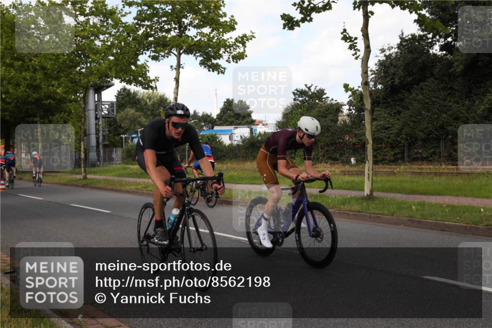 10.08.2025 - GEWOBA Citytriathlon Bremen Yannick Fuchs http://msf.ph/oto/8562198 10.08.2025 12:25:19 Radfahren 595, 619, 908, 958, 965, 1024 meine-sportfotos.de