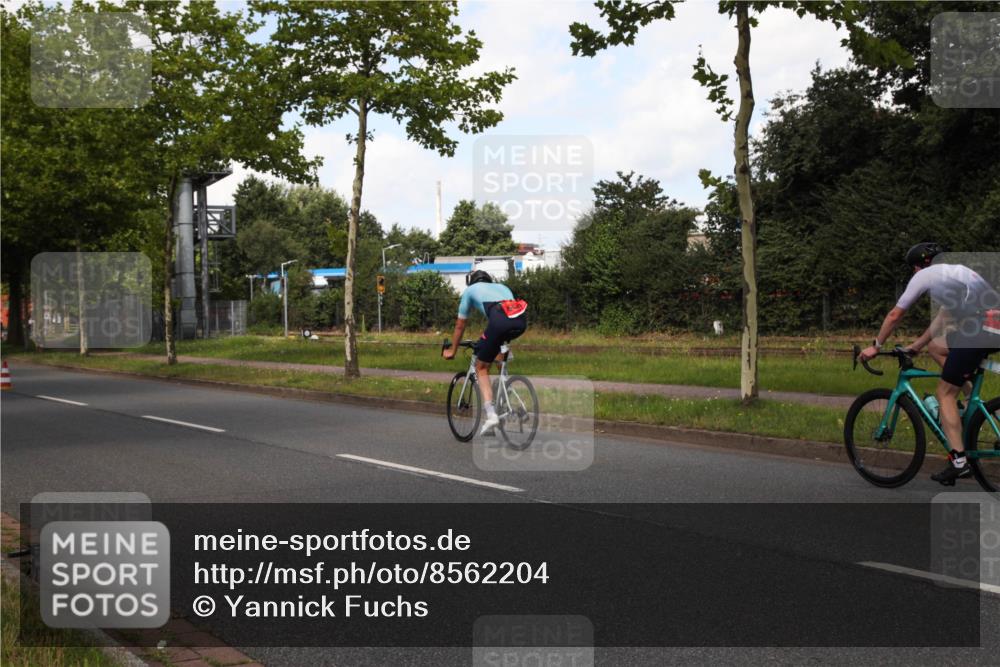 10.08.2025 - GEWOBA Citytriathlon Bremen Yannick Fuchs http://msf.ph/oto/8562204 10.08.2025 12:25:24 Radfahren 595, 619, 646, 908, 965, 1024 meine-sportfotos.de