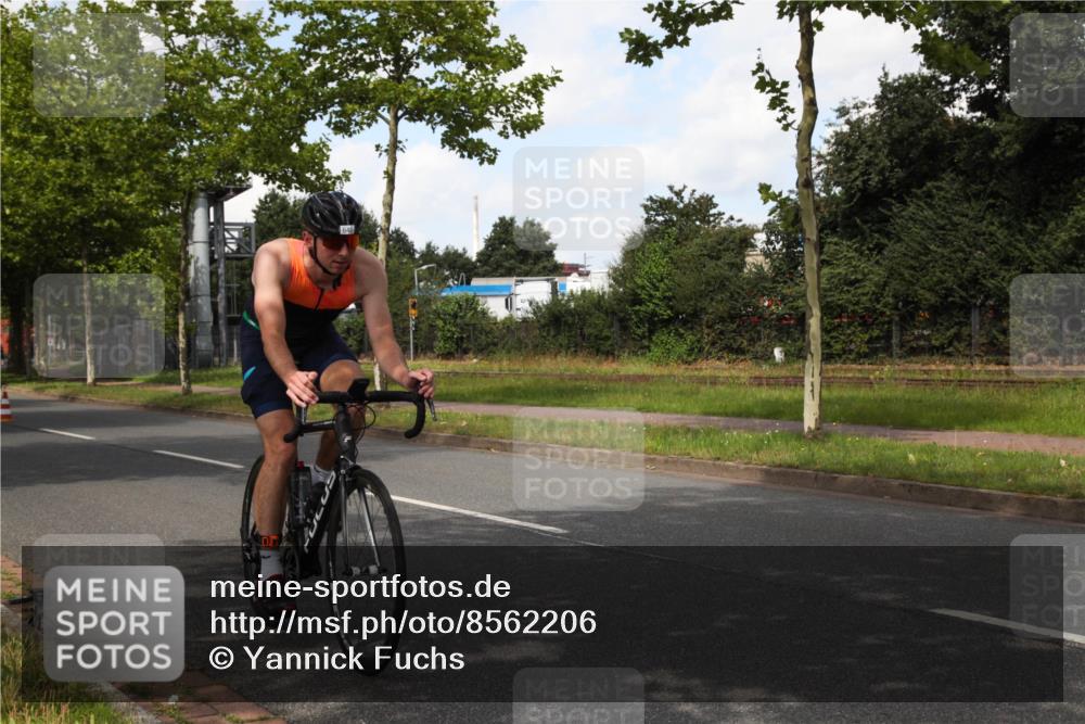 10.08.2025 - GEWOBA Citytriathlon Bremen Yannick Fuchs http://msf.ph/oto/8562206 10.08.2025 12:25:33 Radfahren 619, 646, 684, 850, 968, 1024 meine-sportfotos.de