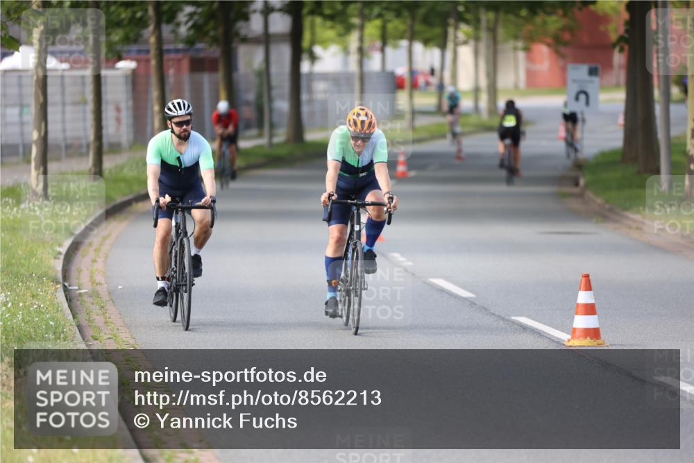 10.08.2025 - GEWOBA Citytriathlon Bremen Yannick Fuchs http://msf.ph/oto/8562213 10.08.2025 14:27:31 Radfahren 120, 156, 286, 320, 363, 441 meine-sportfotos.de