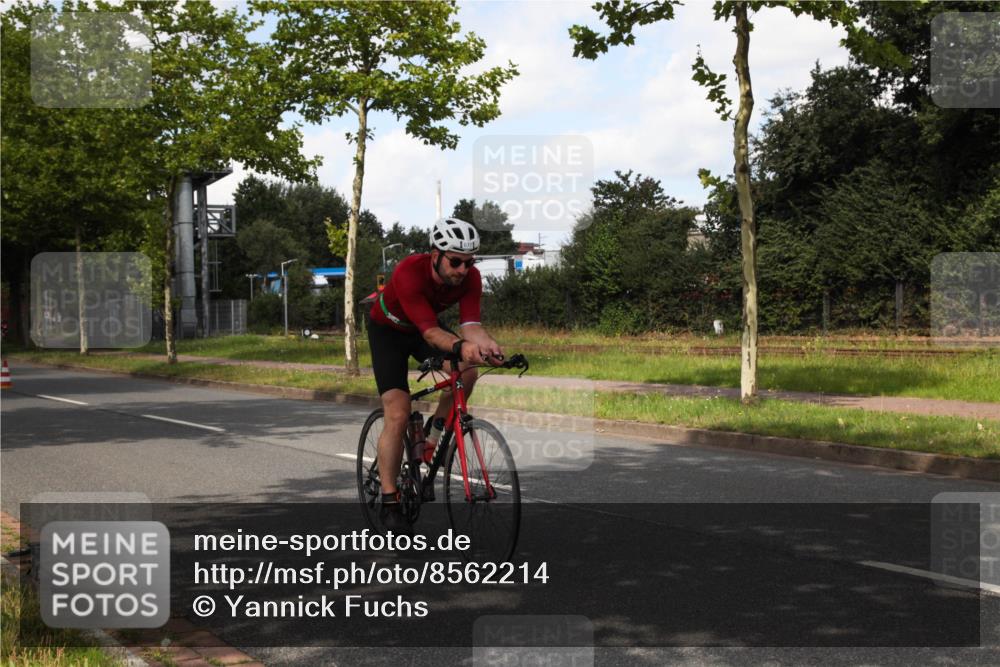 10.08.2025 - GEWOBA Citytriathlon Bremen Yannick Fuchs http://msf.ph/oto/8562214 10.08.2025 12:25:48 Radfahren 677, 684, 693, 755, 830, 849, 850, 968, 1014 meine-sportfotos.de