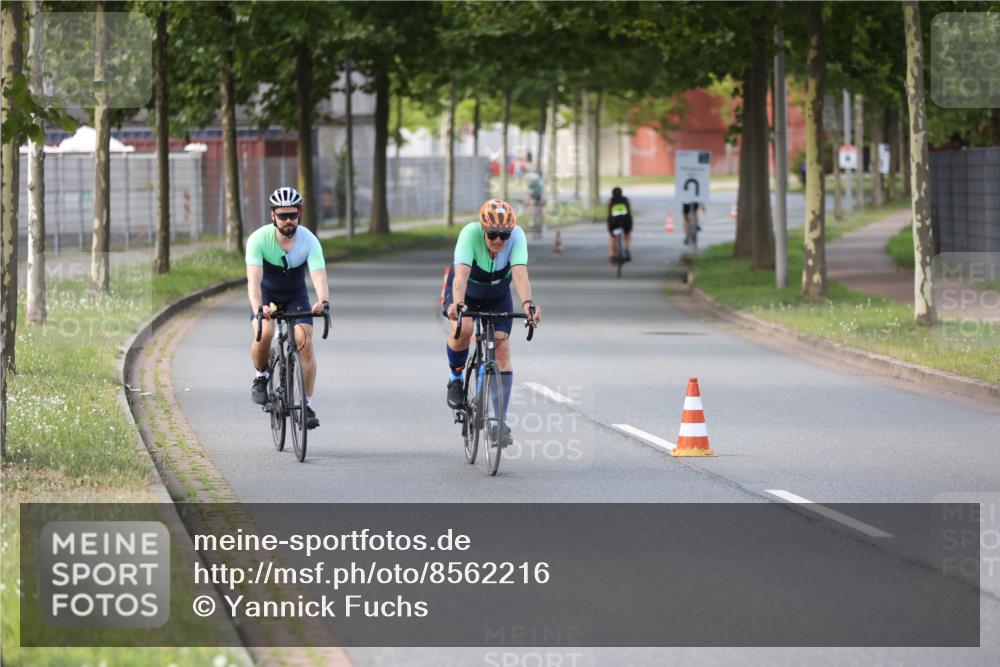 10.08.2025 - GEWOBA Citytriathlon Bremen Yannick Fuchs http://msf.ph/oto/8562216 10.08.2025 14:27:31 Radfahren 120, 156, 286, 320, 363, 441 meine-sportfotos.de