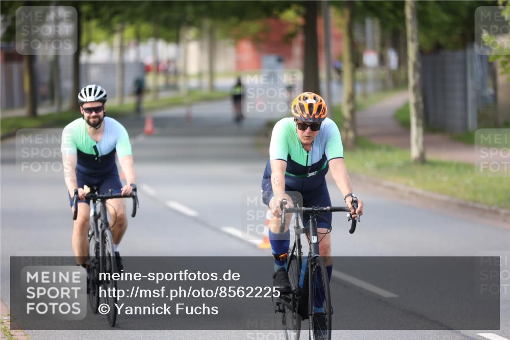 10.08.2025 - GEWOBA Citytriathlon Bremen Yannick Fuchs http://msf.ph/oto/8562225 10.08.2025 14:27:32 Radfahren 120, 156, 320, 363, 441 meine-sportfotos.de