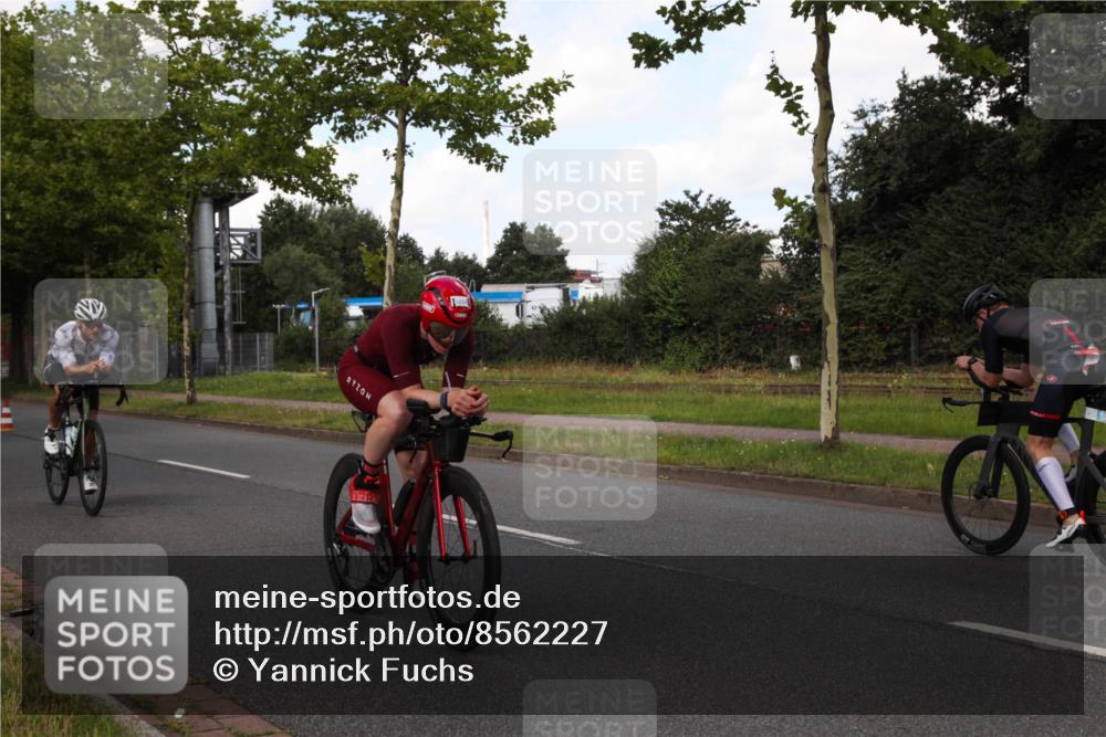 10.08.2025 - GEWOBA Citytriathlon Bremen Yannick Fuchs http://msf.ph/oto/8562227 10.08.2025 12:25:58 Radfahren 611, 661, 677, 693, 730, 755, 830, 842, 849, 865, 871, 911, 1014 meine-sportfotos.de