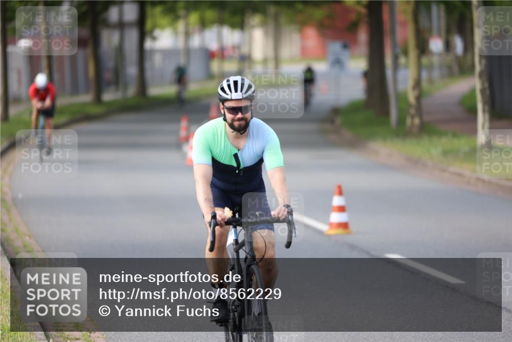 10.08.2025 - GEWOBA Citytriathlon Bremen Yannick Fuchs http://msf.ph/oto/8562229 10.08.2025 14:27:33 Radfahren 120, 156, 320, 363 meine-sportfotos.de