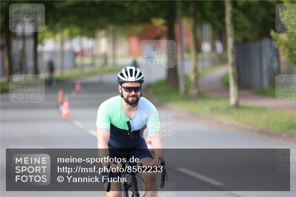 10.08.2025 - GEWOBA Citytriathlon Bremen Yannick Fuchs http://msf.ph/oto/8562233 10.08.2025 14:27:33 Radfahren 120, 156, 320, 363 meine-sportfotos.de