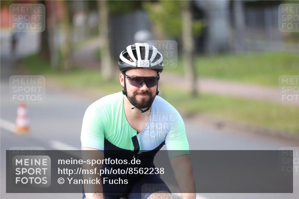 10.08.2025 - GEWOBA Citytriathlon Bremen Yannick Fuchs http://msf.ph/oto/8562238 10.08.2025 14:27:34 Radfahren 120, 156, 320, 363 meine-sportfotos.de