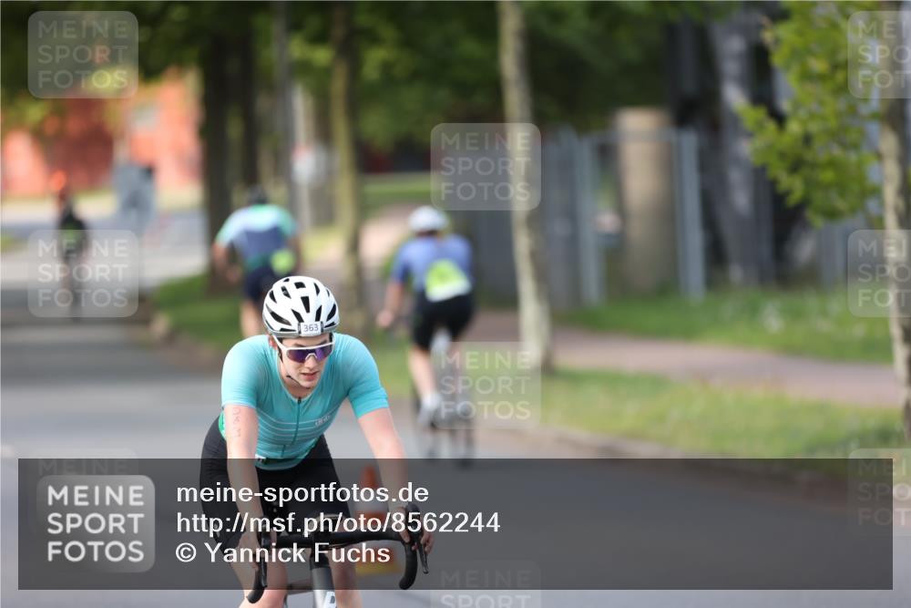 10.08.2025 - GEWOBA Citytriathlon Bremen Yannick Fuchs http://msf.ph/oto/8562244 10.08.2025 14:27:40 Radfahren 156, 194, 320, 322, 363 meine-sportfotos.de