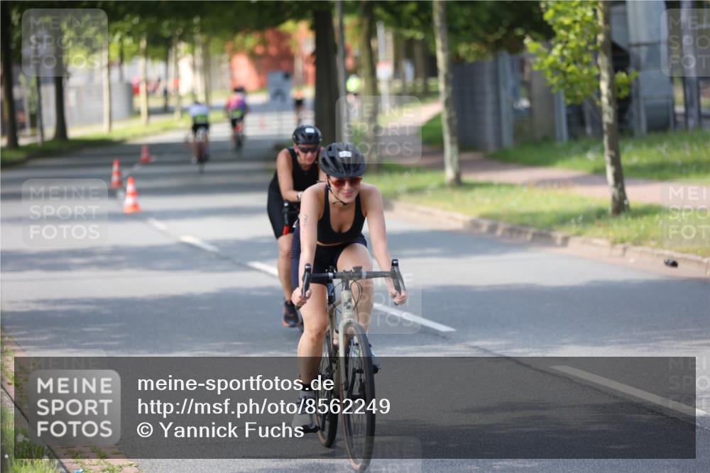10.08.2025 - GEWOBA Citytriathlon Bremen Yannick Fuchs http://msf.ph/oto/8562249 10.08.2025 14:28:19 Radfahren 70, 382, 401, 448 meine-sportfotos.de