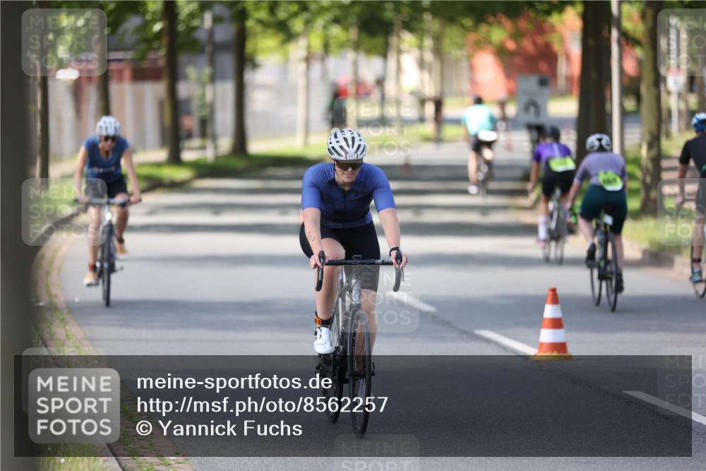 10.08.2025 - GEWOBA Citytriathlon Bremen Yannick Fuchs http://msf.ph/oto/8562257 10.08.2025 14:28:32 Radfahren 237, 367, 401, 448, 467, 483 meine-sportfotos.de
