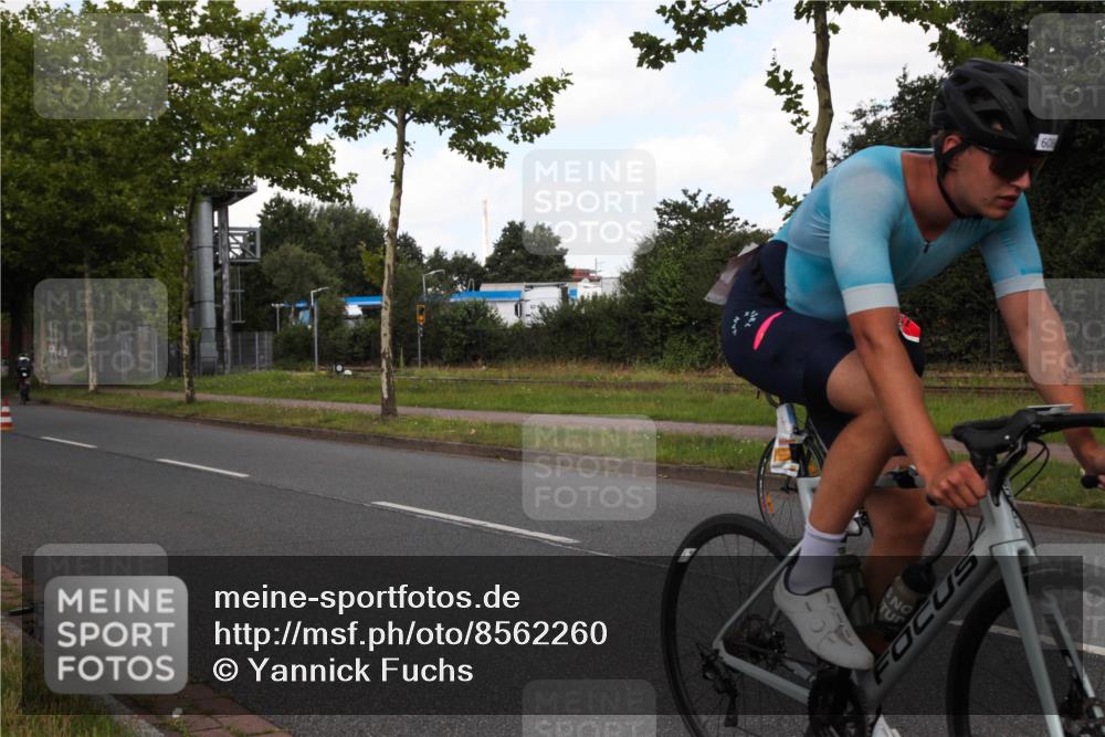 10.08.2025 - GEWOBA Citytriathlon Bremen Yannick Fuchs http://msf.ph/oto/8562260 10.08.2025 12:26:16 Radfahren 608, 611, 628, 661, 731, 786, 808, 842, 865, 871, 911 meine-sportfotos.de