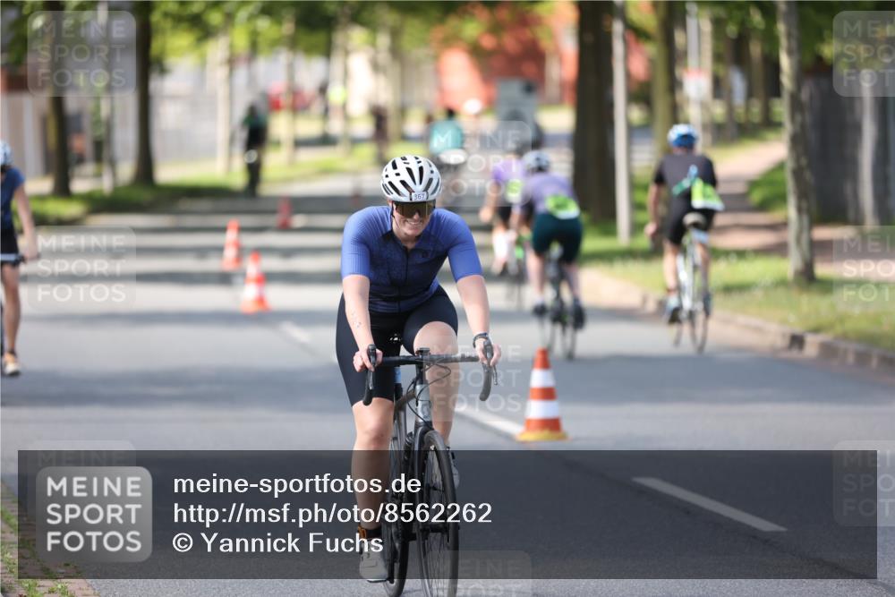 10.08.2025 - GEWOBA Citytriathlon Bremen Yannick Fuchs http://msf.ph/oto/8562262 10.08.2025 14:28:32 Radfahren 237, 367, 401, 448, 467, 483 meine-sportfotos.de