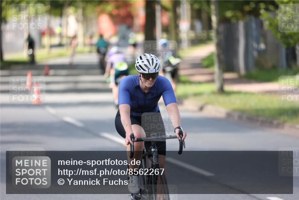 10.08.2025 - GEWOBA Citytriathlon Bremen Yannick Fuchs http://msf.ph/oto/8562267 10.08.2025 14:28:32 Radfahren 237, 367, 401, 448, 467, 483 meine-sportfotos.de