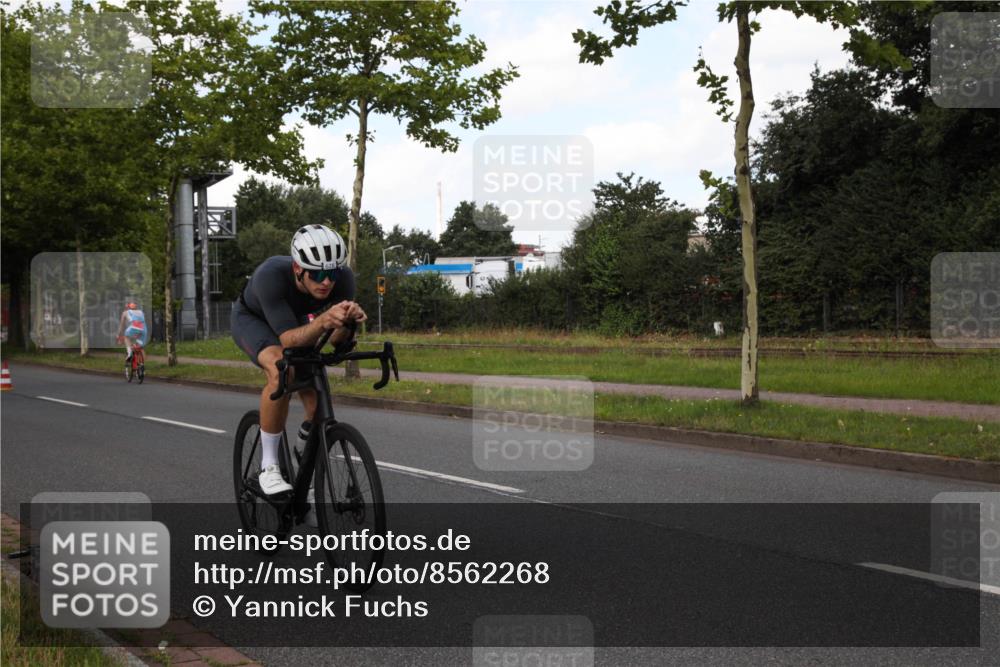 10.08.2025 - GEWOBA Citytriathlon Bremen Yannick Fuchs http://msf.ph/oto/8562268 10.08.2025 12:26:27 Radfahren 574, 608, 628, 668, 731, 808, 837, 903, 930, 972 meine-sportfotos.de