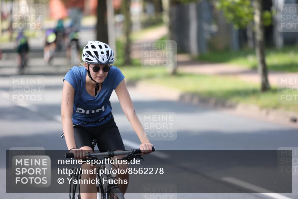 10.08.2025 - GEWOBA Citytriathlon Bremen Yannick Fuchs http://msf.ph/oto/8562278 10.08.2025 14:28:34 Radfahren 171, 237, 367, 401, 467, 483 meine-sportfotos.de