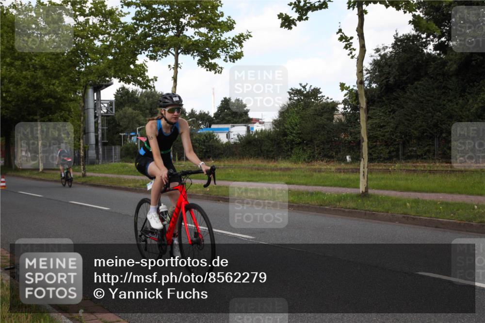 10.08.2025 - GEWOBA Citytriathlon Bremen Yannick Fuchs http://msf.ph/oto/8562279 10.08.2025 12:26:33 Radfahren 574, 628, 668, 710, 731, 837, 903, 930, 939, 972 meine-sportfotos.de