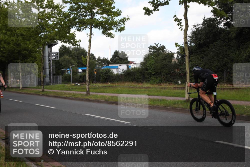 10.08.2025 - GEWOBA Citytriathlon Bremen Yannick Fuchs http://msf.ph/oto/8562291 10.08.2025 12:26:44 Radfahren 574, 644, 668, 710, 837, 846, 889, 903, 928, 930, 939, 946, 948, 972 meine-sportfotos.de