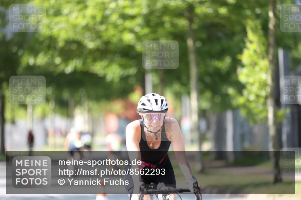 10.08.2025 - GEWOBA Citytriathlon Bremen Yannick Fuchs http://msf.ph/oto/8562293 10.08.2025 14:28:45 Radfahren 171, 193, 237, 350, 367, 403, 467, 483 meine-sportfotos.de