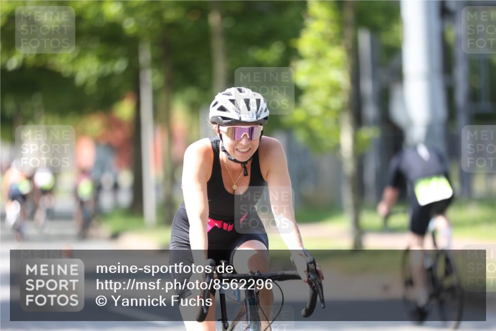 10.08.2025 - GEWOBA Citytriathlon Bremen Yannick Fuchs http://msf.ph/oto/8562296 10.08.2025 14:28:45 Radfahren 171, 193, 237, 350, 367, 403, 467, 483 meine-sportfotos.de