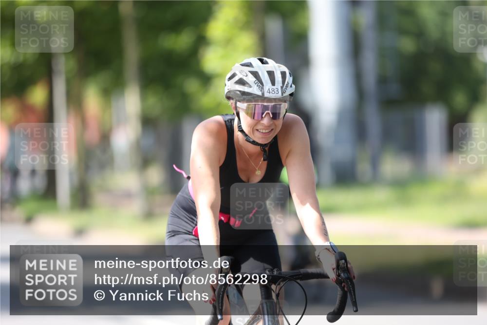 10.08.2025 - GEWOBA Citytriathlon Bremen Yannick Fuchs http://msf.ph/oto/8562298 10.08.2025 14:28:45 Radfahren 171, 193, 237, 350, 367, 403, 467, 483 meine-sportfotos.de