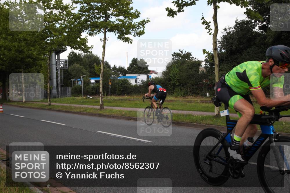 10.08.2025 - GEWOBA Citytriathlon Bremen Yannick Fuchs http://msf.ph/oto/8562307 10.08.2025 12:26:49 Radfahren 644, 668, 703, 710, 846, 889, 903, 928, 939, 946, 948 meine-sportfotos.de